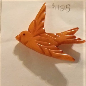 Vintage Bakelite 1940s Pin - Cute Bird Design